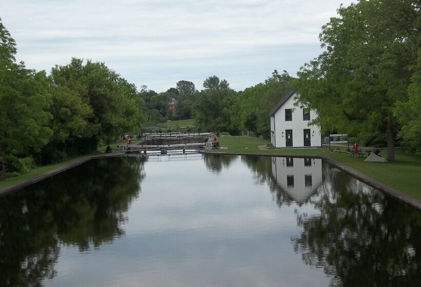 مبيت وإفطار 1840 Guest House