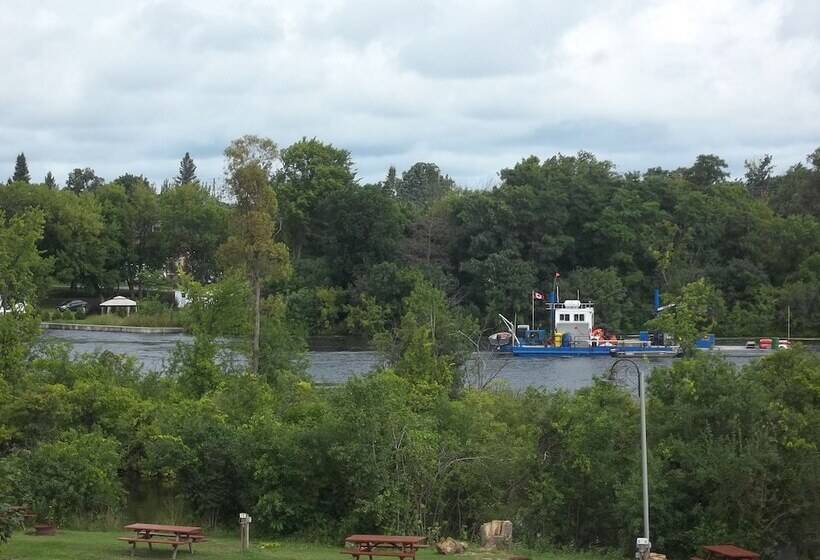 مبيت وإفطار 1840 Guest House