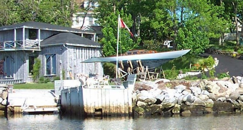 A Boat To Sea Bed & Breakfast