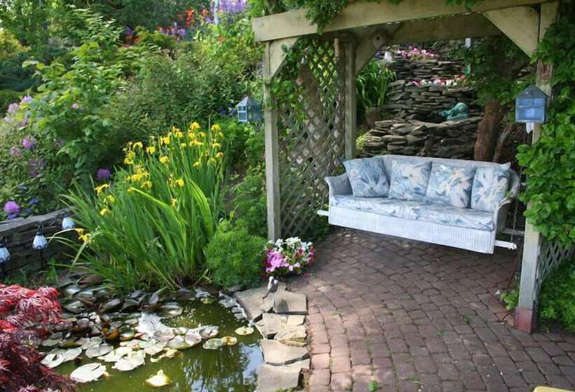 A Boat To Sea Bed & Breakfast