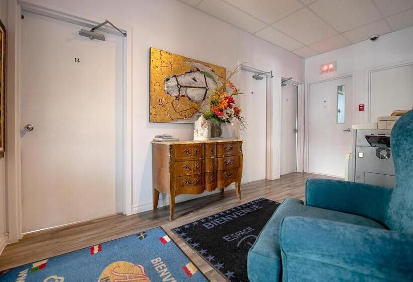 הוסטל Auberge Internationale Espace Globetrotter