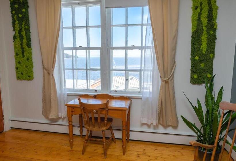 Общежитие La Secousse