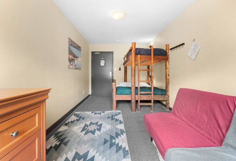 فندق صغير Squamish Adventure Inn