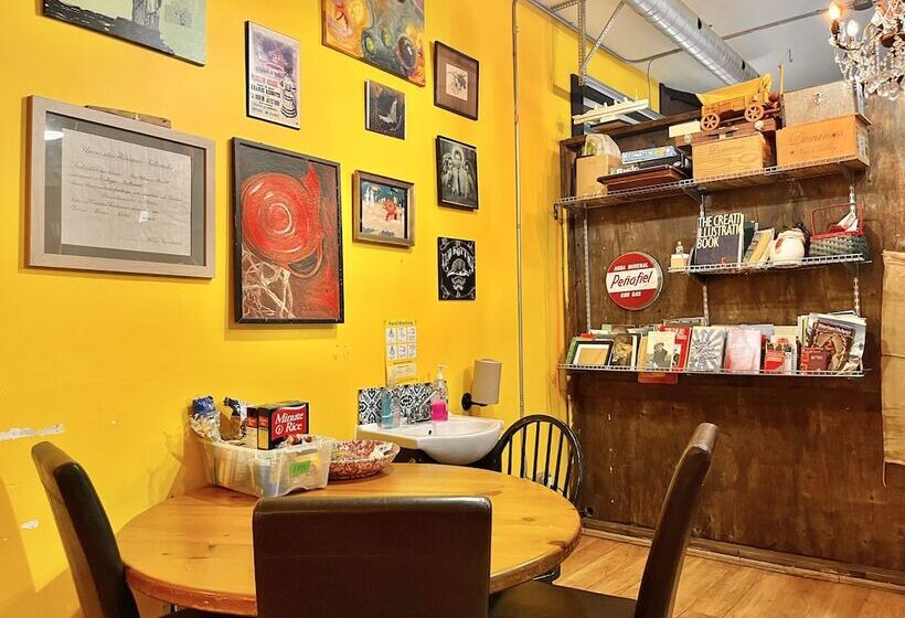 فندق صغير The Only Backpacker S Inn