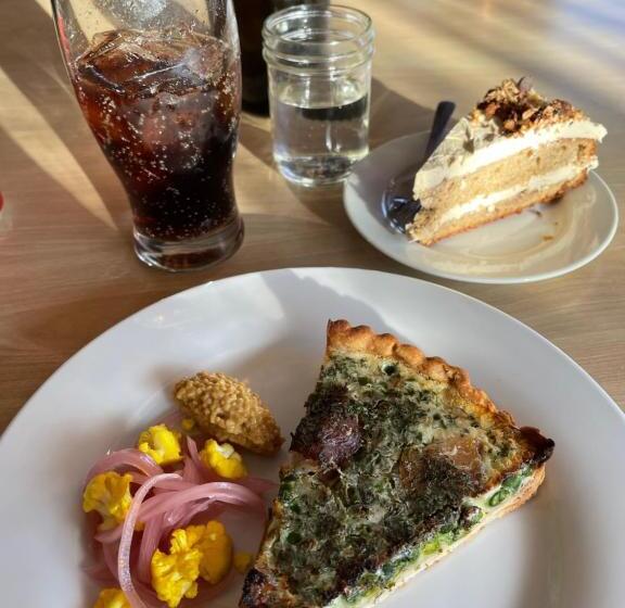 مبيت وإفطار Aurora Bayside Inn