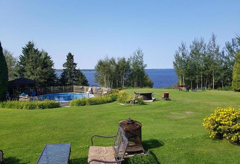 ベッドアンドブレックファースト Aux Pignons Gite