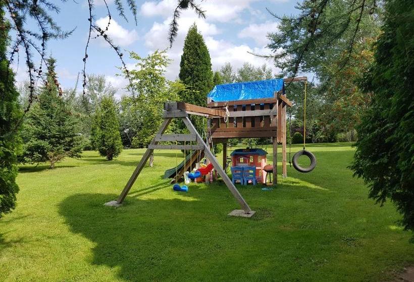 ベッドアンドブレックファースト Aux Pignons Gite