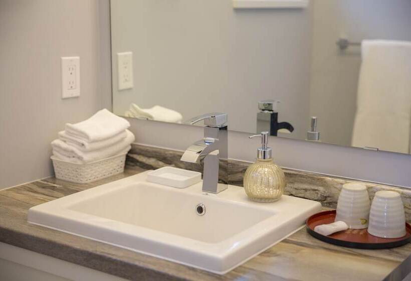 مبيت وإفطار Midnight Sun Inn