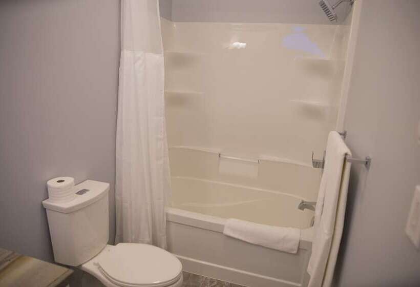 مبيت وإفطار Midnight Sun Inn