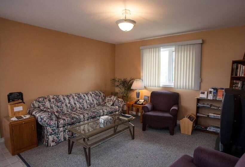 مبيت وإفطار Midnight Sun Inn