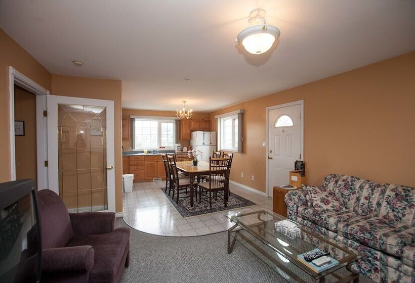 مبيت وإفطار Midnight Sun Inn