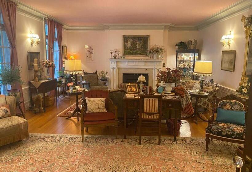 مبيت وإفطار Montrose Inn