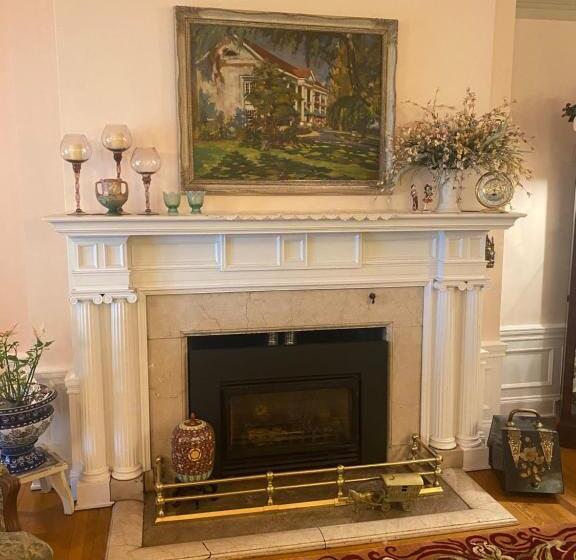 مبيت وإفطار Montrose Inn