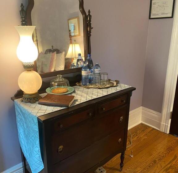 مبيت وإفطار Montrose Inn