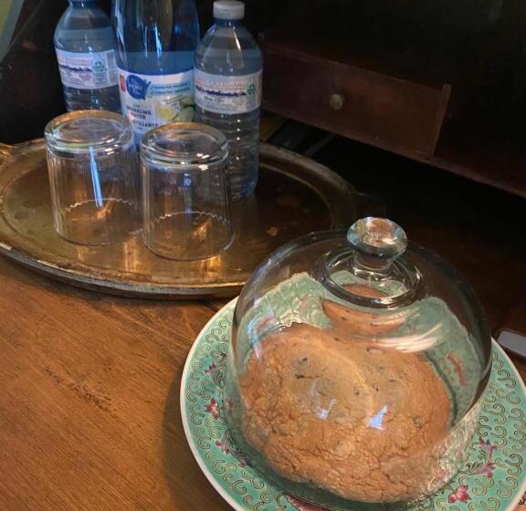 مبيت وإفطار Montrose Inn