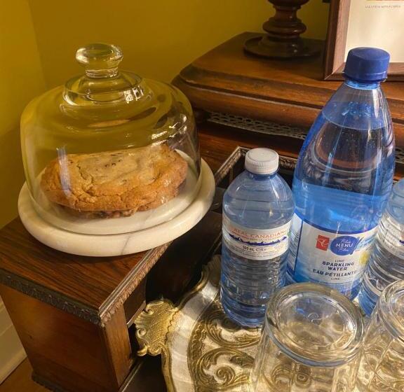 مبيت وإفطار Montrose Inn