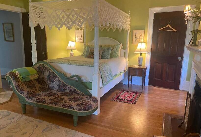 مبيت وإفطار Montrose Inn