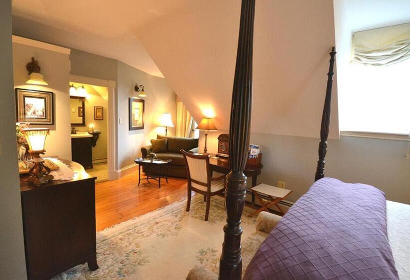 Briarwood Bed & Breakfast