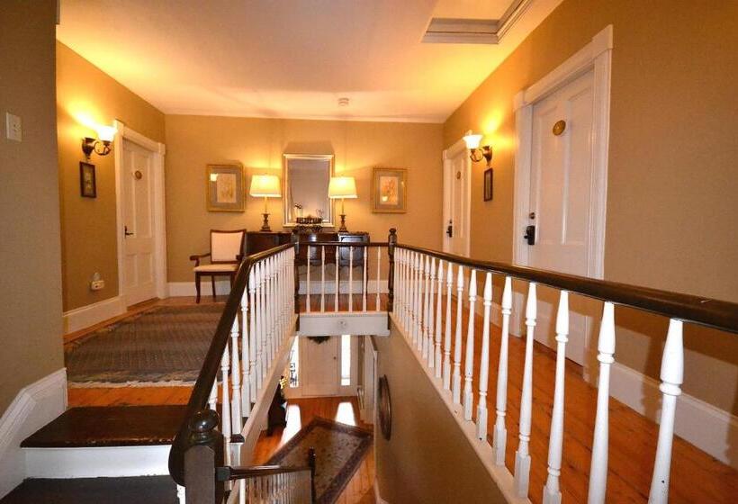 Briarwood Bed & Breakfast