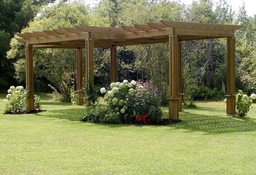 Briarwood Bed & Breakfast