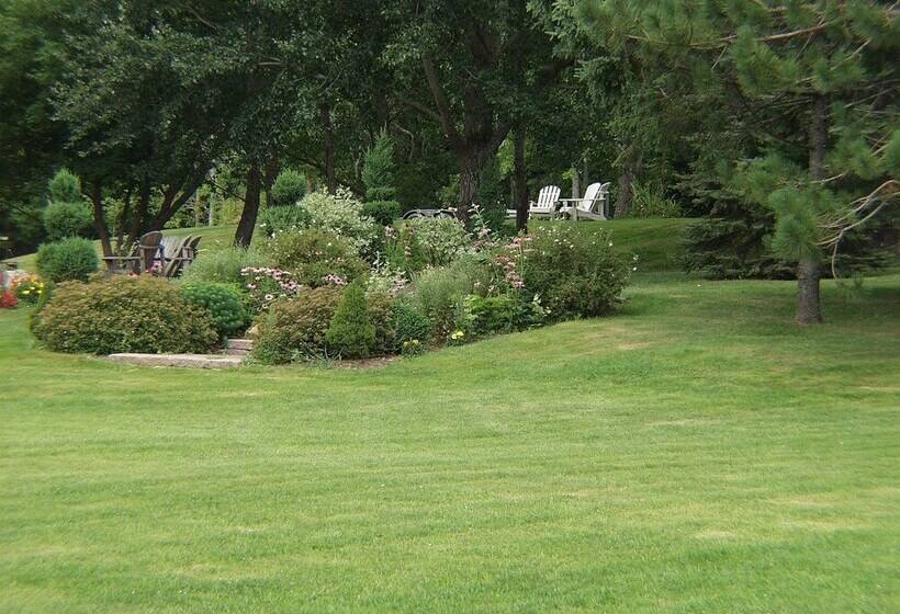 Briarwood Bed & Breakfast