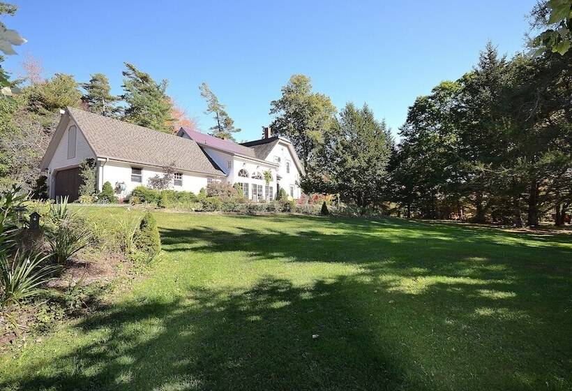 Briarwood Bed & Breakfast