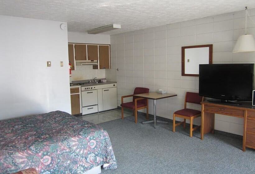 Camelot Court Motel