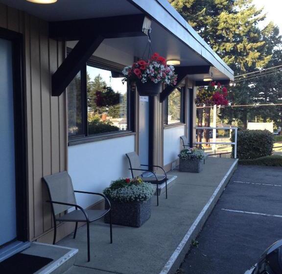 Departure Bay Motel