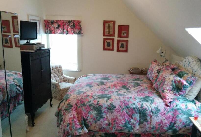 Fairmont House Bed & Breakfast