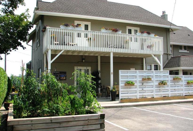 Greystone Manor Bed And Breakfast