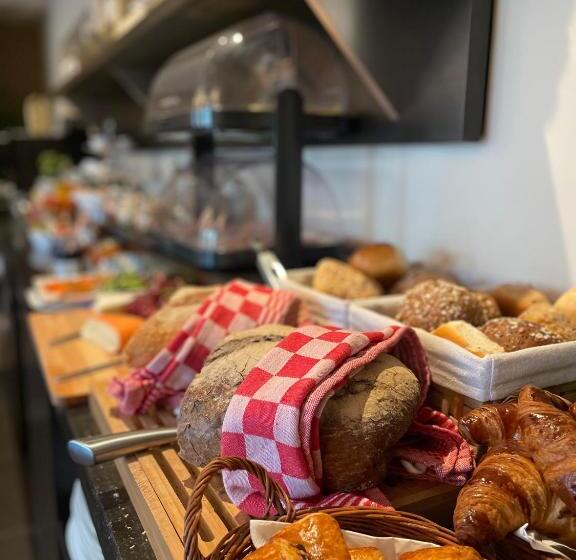 Hof Van Slenaken   Hotel & Apartments