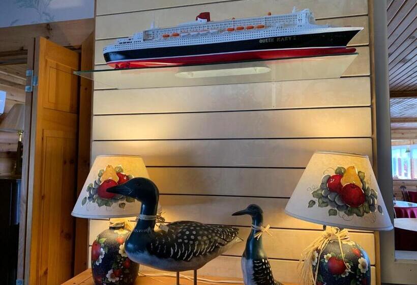 Hopewell Rocks Motel & Country Inn