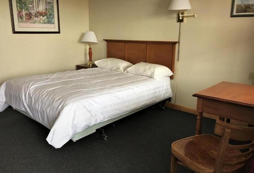 Hopewell Rocks Motel & Country Inn