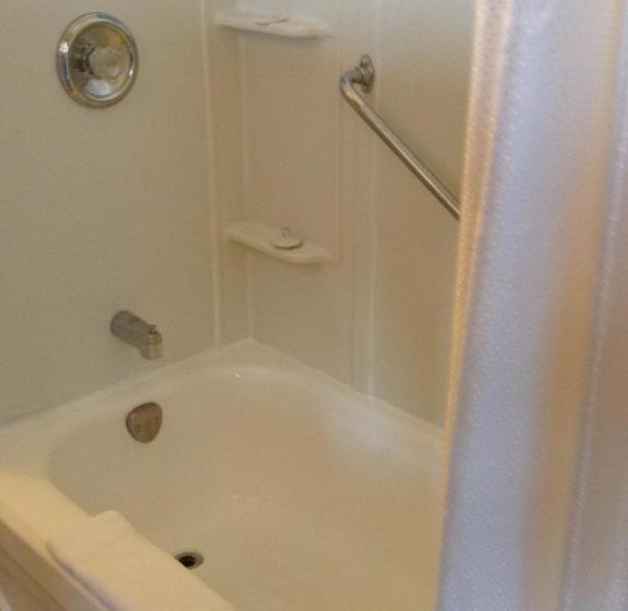 Hopewell Rocks Motel & Country Inn