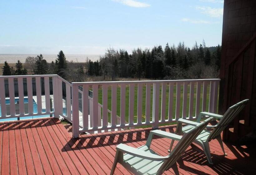 Hopewell Rocks Motel & Country Inn