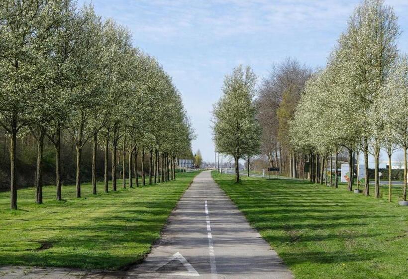 Отель And Restaurant Van Saaze