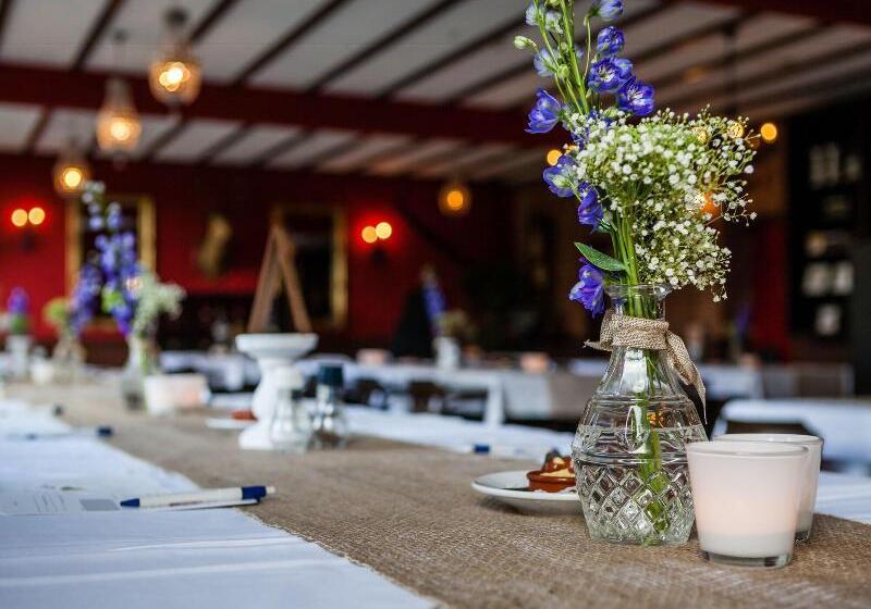 Отель And Restaurant Van Saaze