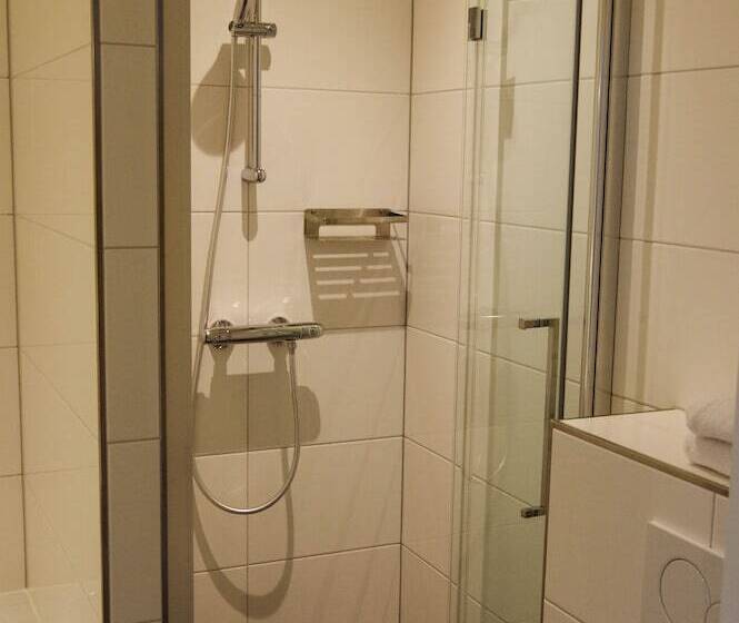 Отель And Restaurant Van Saaze