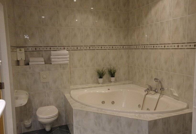 Отель And Restaurant Van Saaze