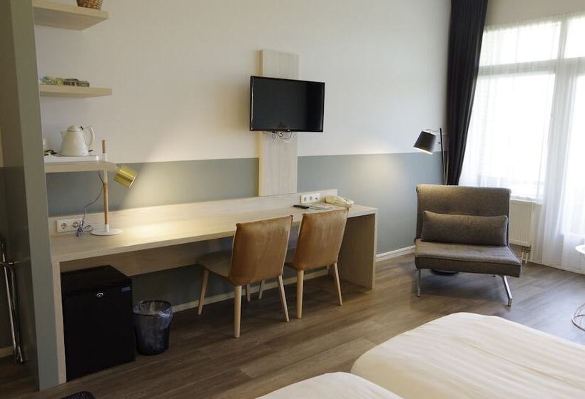 Отель And Restaurant Van Saaze