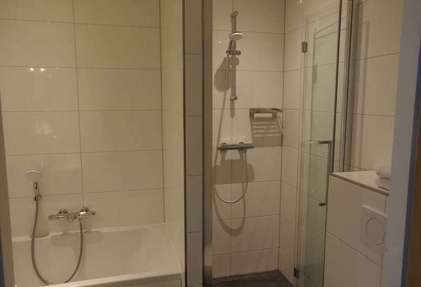 Отель And Restaurant Van Saaze