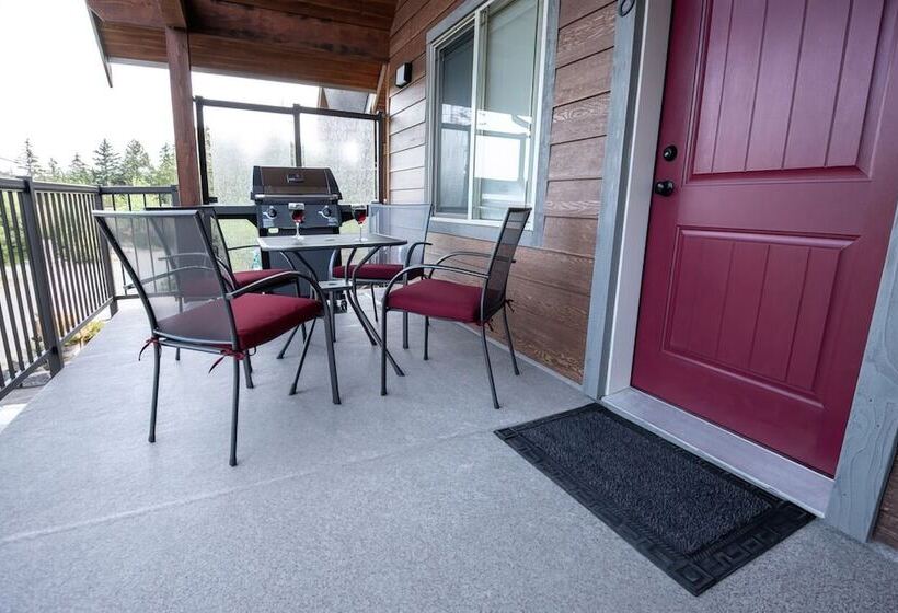 Отель Cabins West