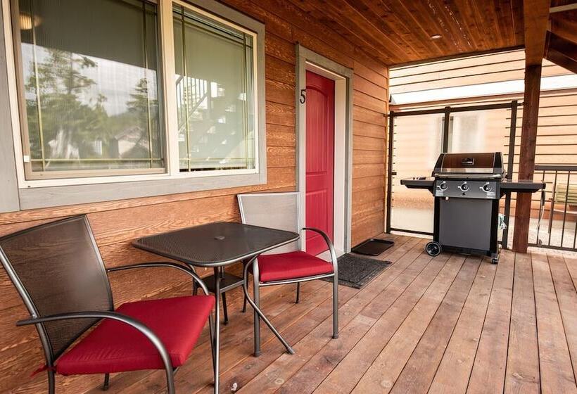 Отель Cabins West