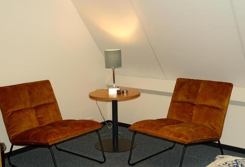 בית מלון כפרי Café Restaurant De Kroon