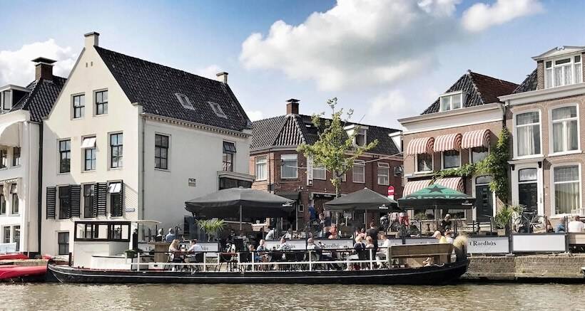 ホテル Café Restaurant T Raedhûs