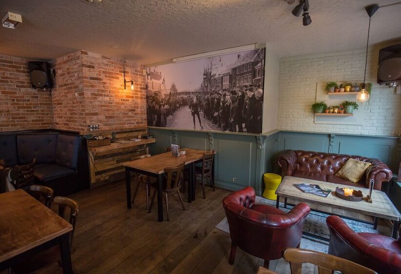 ホテル Café Restaurant T Raedhûs