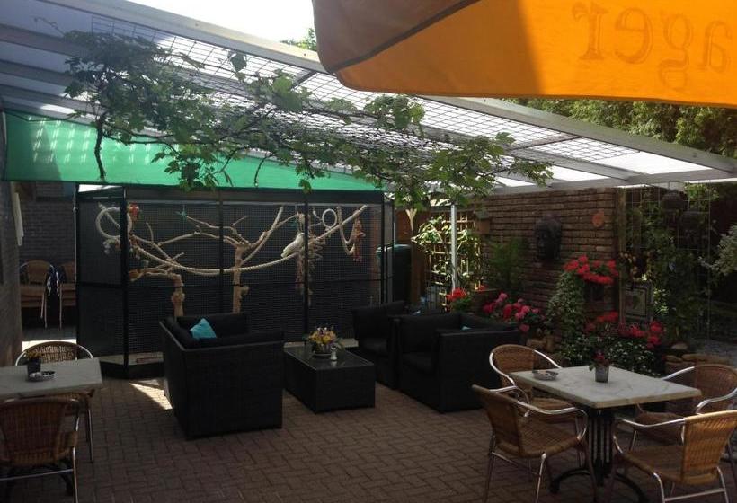 בית מלון כפרי De Rustende Jager