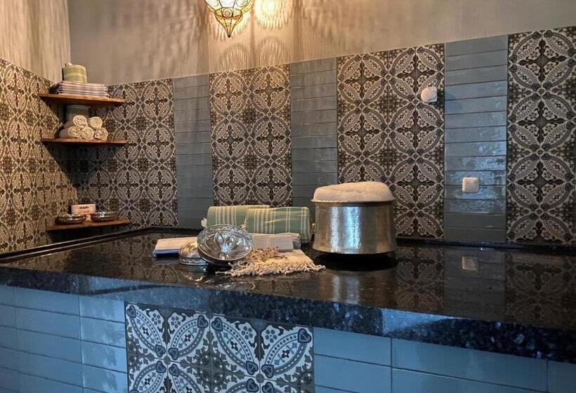 בית מלון כפרי Doniastate