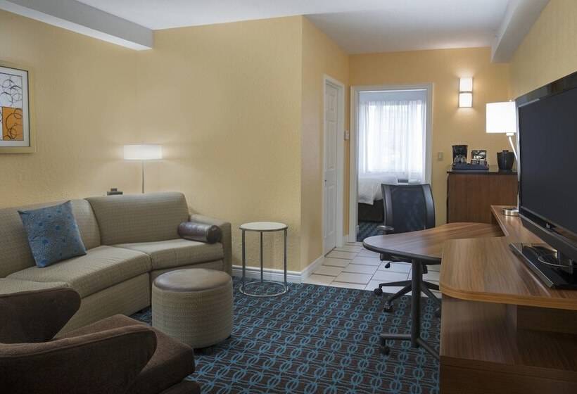בית מלון כפרי Fairfield Inn & Suites By Marriott Ottawa Kanata