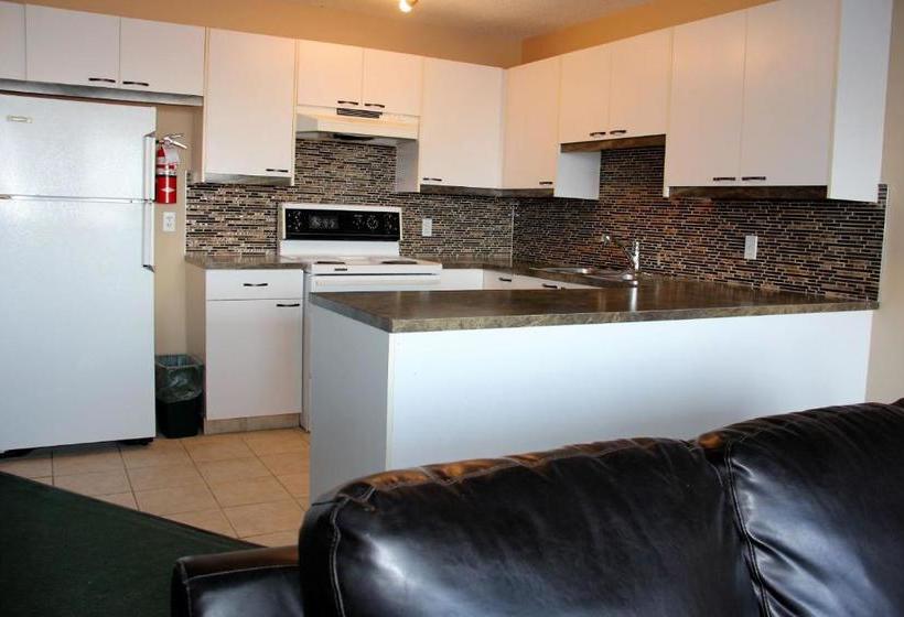 فندق Travelodge By Wyndham Lacombe